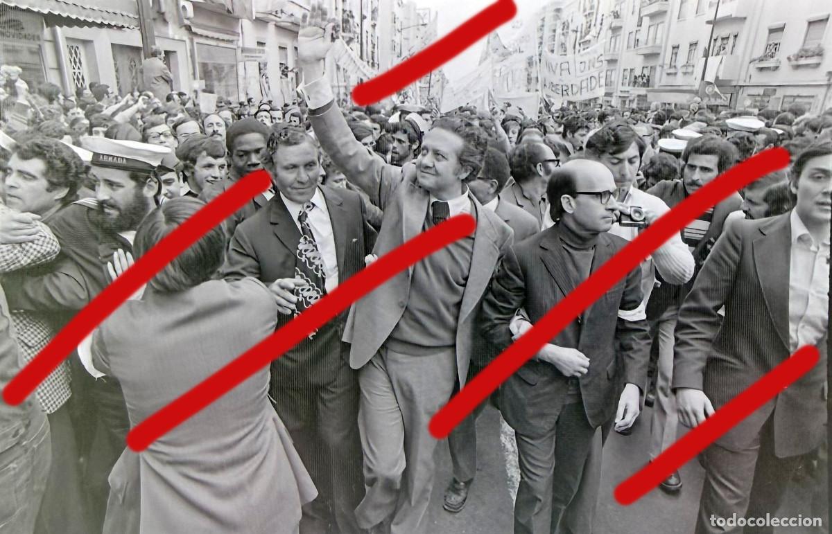 Fotograf&iacute;a antigua: Revoluci&oacute;n de los Claveles Portugal - NEGATIVO DE CELULOIDE - A Revolu&ccedil;&atilde;o dos Cravos