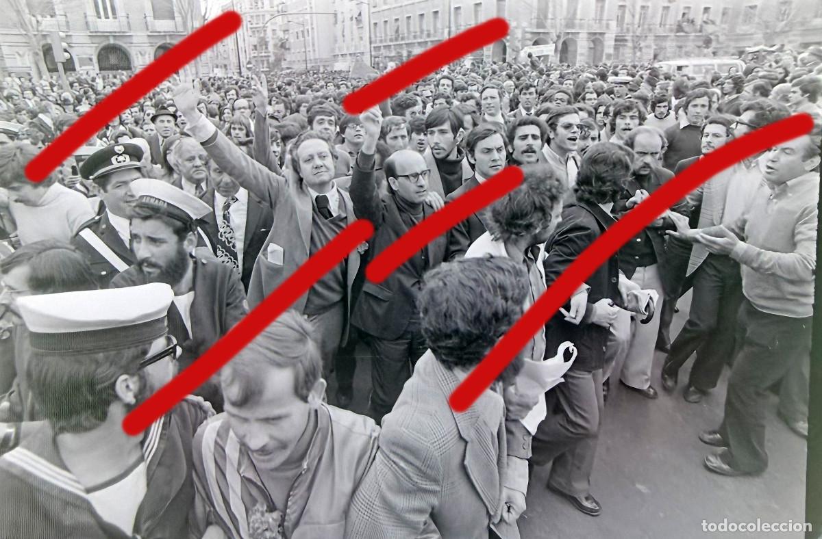 Alte Fotografie: Portugal 25 Abril 1974 &ndash; Revoluci&oacute;n de los Claveles / Revolu&ccedil;&atilde;o dos Cravos &ndash; Negativo Celuloide