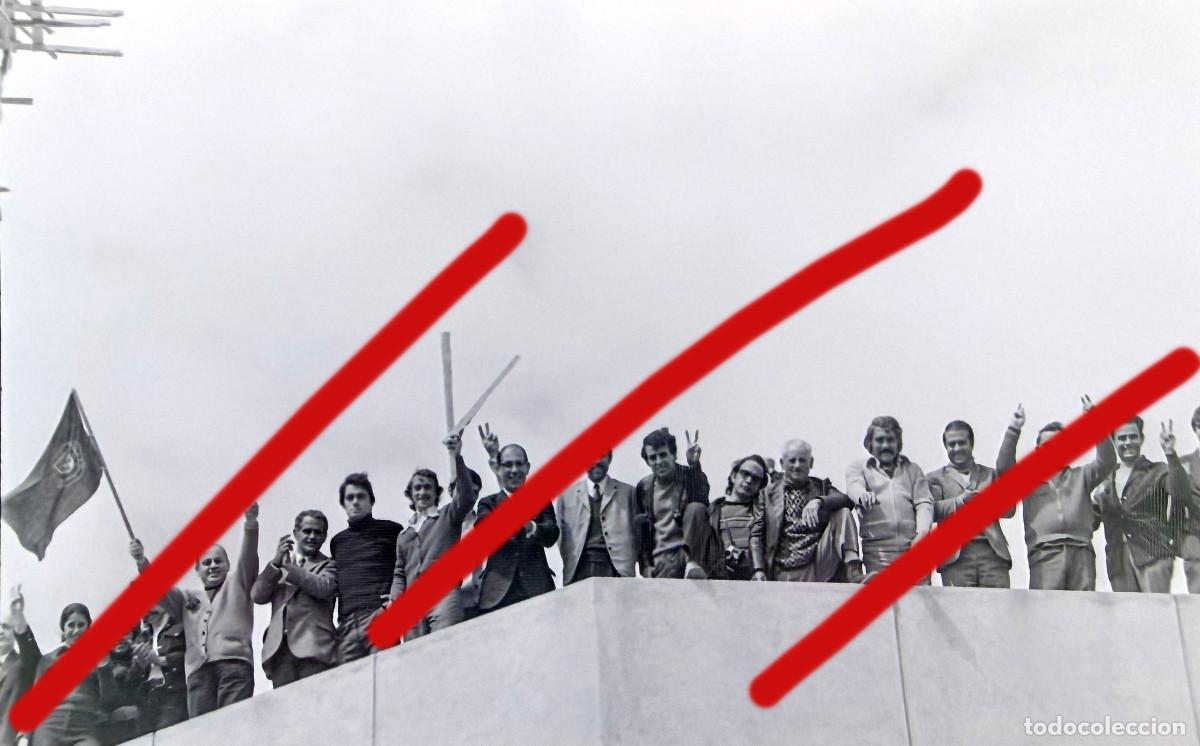 Fotografia antica: Portugal 25 Abril 1974 &ndash; Revoluci&oacute;n de los Claveles / Revolu&ccedil;&atilde;o dos Cravos &ndash; Negativo Celuloide