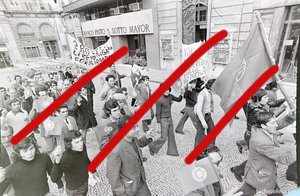 Fotograf&iacute;a antigua: Revoluci&oacute;n de los Claveles Portugal - NEGATIVO DE CELULOIDE - A Revolu&ccedil;&atilde;o dos Cravos