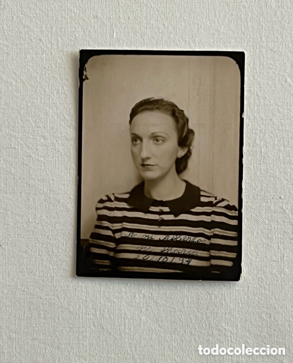 Fotograf&iacute;a antigua: FOTOMATON. Fotograf&iacute;a Se&ntilde;orita con Polo de rayas Mar&iacute;a a su Abelardo.. (a.1934)