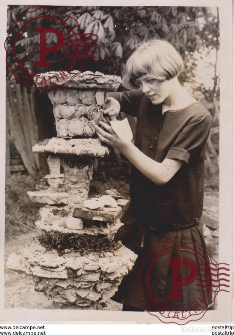 Fotografia antiga: DECORATION FOR GARDENS CEMENT MUSHROOMS LEWISHAM KELWAY BAMBER 16*12CM Fonds Victor FORBIN 1864-194