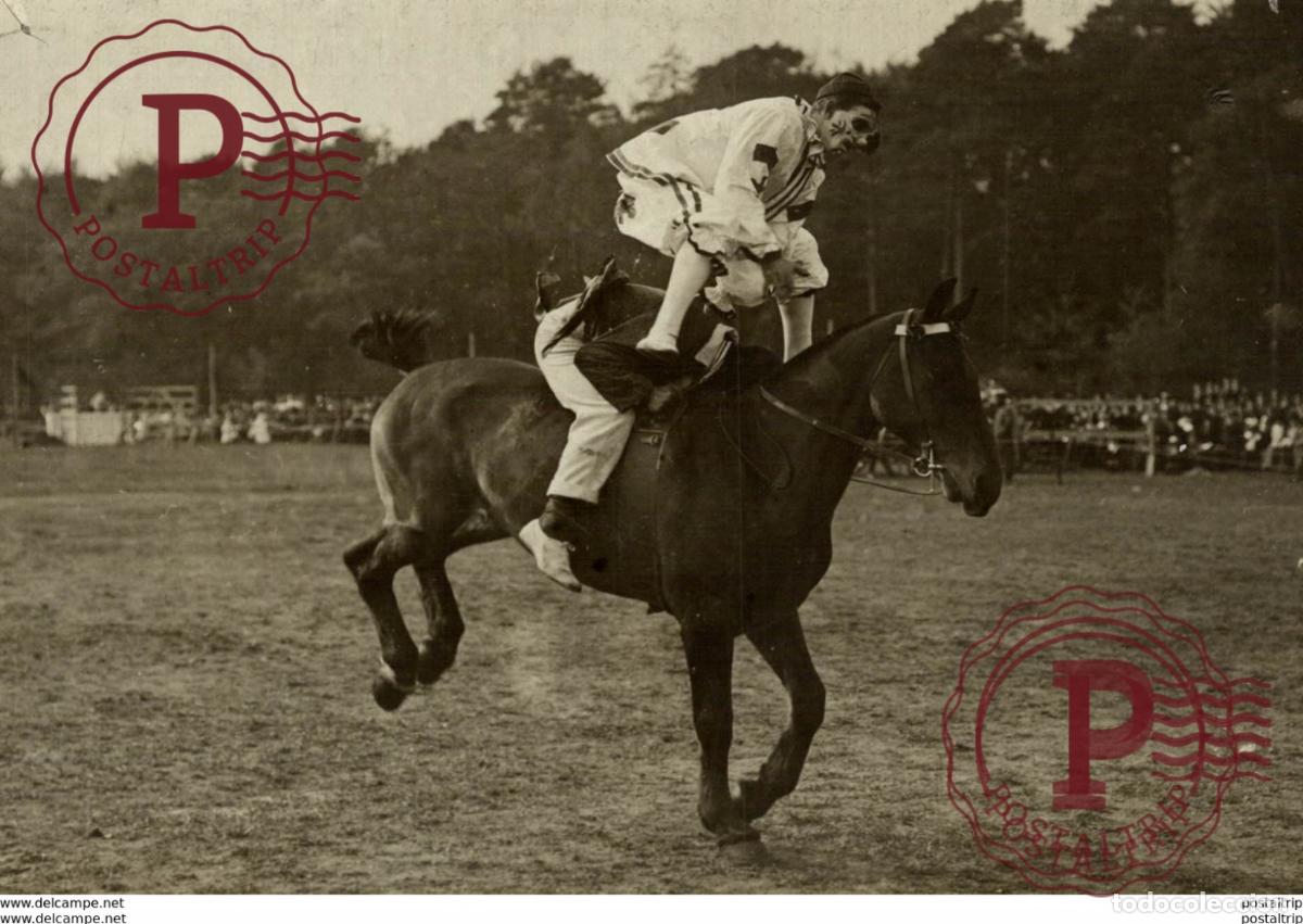 Fotografia antiga: MILITARY FETE ALDERSHOT COMIC FEATS ON HORSEBACK +++- 16*12CM&nbsp;Fonds Victor FORBIN 1864-1947