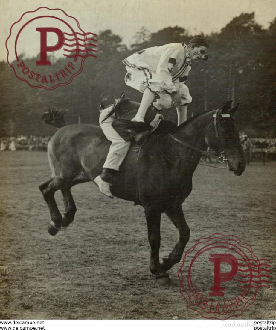 Fotograf&iacute;a antigua: COMIC FEATURE ON HORSEBACK HORSE CHEVAL .+++- 20*17CM&nbsp;Fonds Victor FORBIN 1864-1947