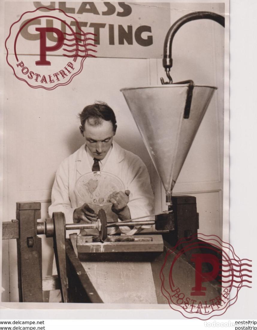 Alte Fotografie: NEW GLASS IS CUT +- 20*15CM&nbsp;Fonds Victor FORBIN 1864-1947