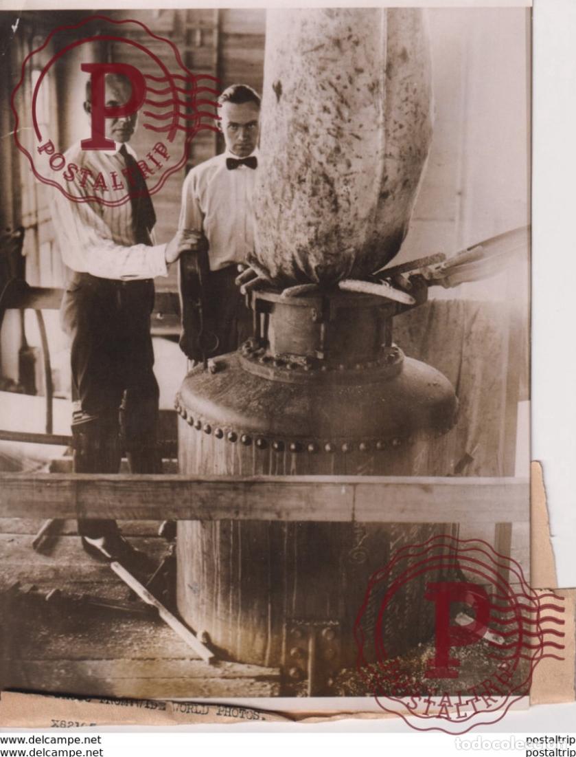 Alte Fotografie: UNITED STATES AGRICULTURAL DEPARTMENT MAKING FURFAREL CHEAPLY FROM CORNCOBS +- 20*15CM&nbsp;Fonds Victor