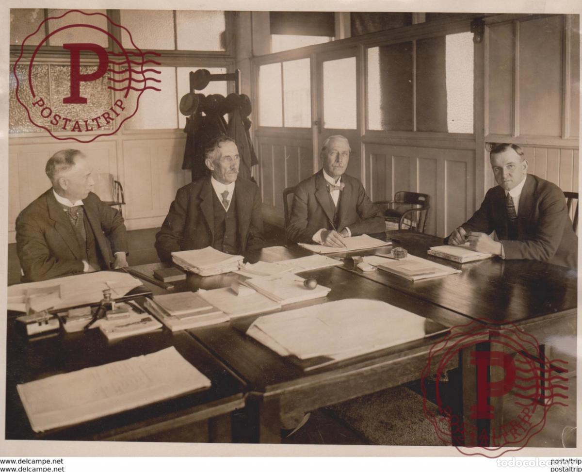 Photographie ancienne: WESTERN AUSTRALIA MEMBERS ROYAL COMMISSION COMMONWEALTH JOHN ENTWISTLE 21*16CM Fonds Victor FORBIN 1