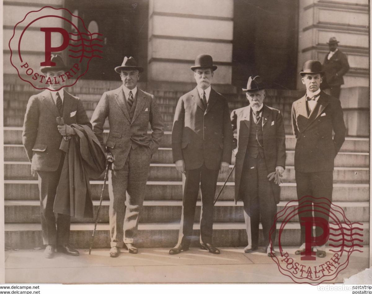 Photographie ancienne: SECRETARY OF STATE HUGHES AND 4 ASSISTANTS LIMITATION OF ARMAMENTS FLETCHER BLISS 20*15CM Fonds Vic