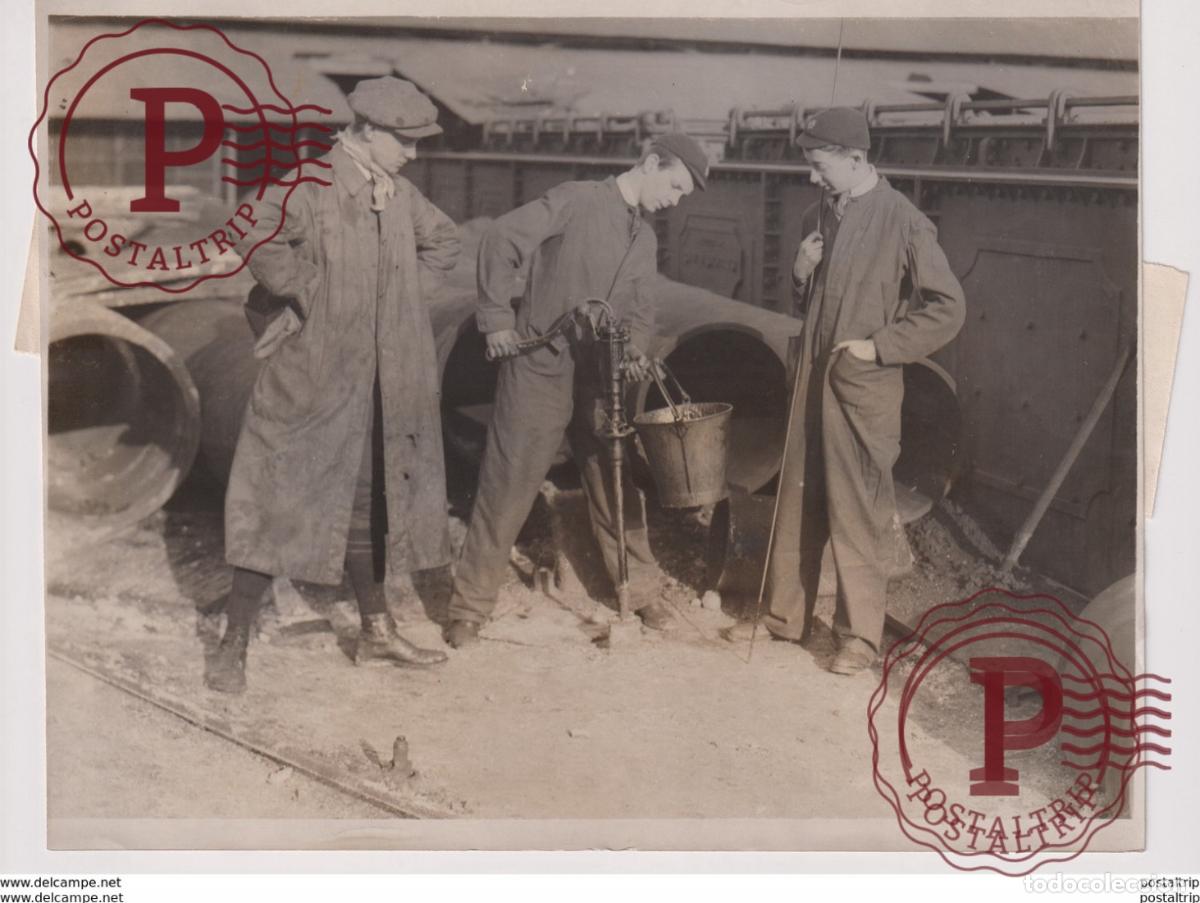 Fotografia antiga: STRIKE NORTH MIDDLESEX GASWORKS WILLING HANDS ASSURE HENDON MINE MINING MINES MINA 19*15CM Fonds Vic