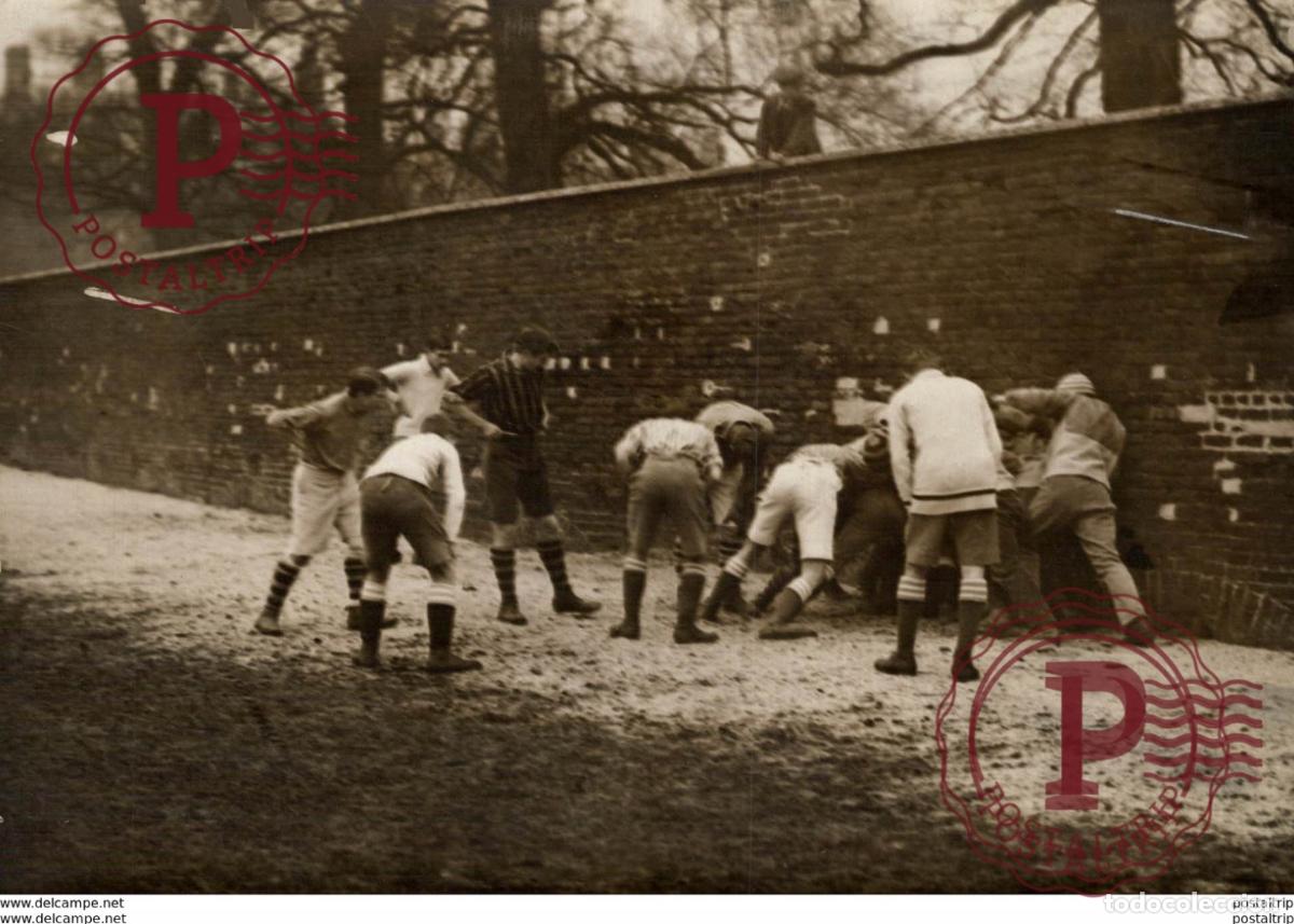 Fotograf&iacute;a antigua: WALL GAME FOOTBALL AT ETON COLLEGE ST ANDREWS DAY 15*10CM Fonds Victor FORBIN 1864-1947