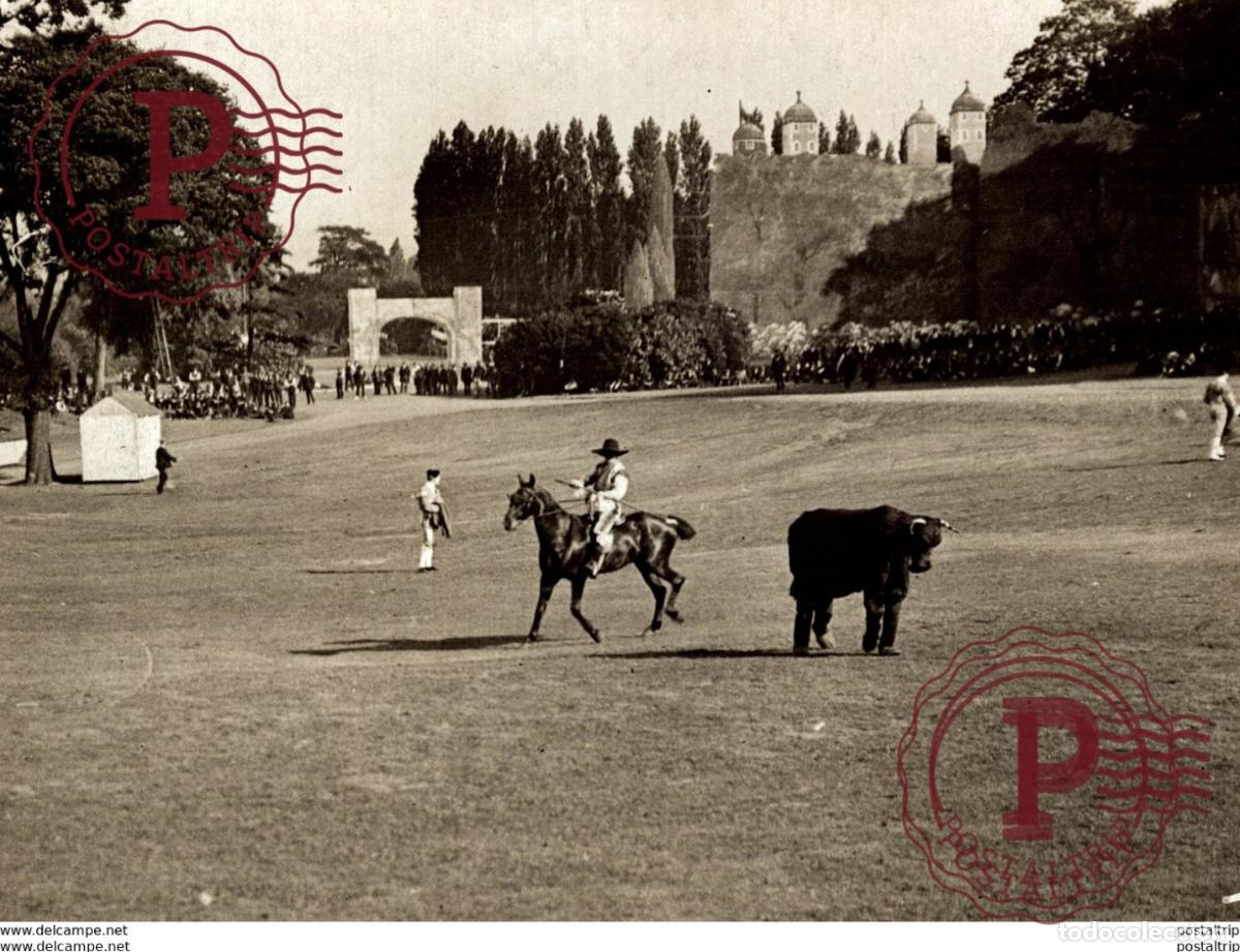 Fotograf&iacute;a antigua: BULL FIGHT CRYSTAL PALACE CARNIVAL 20*15CM Fonds Victor FORBIN 1864-1947