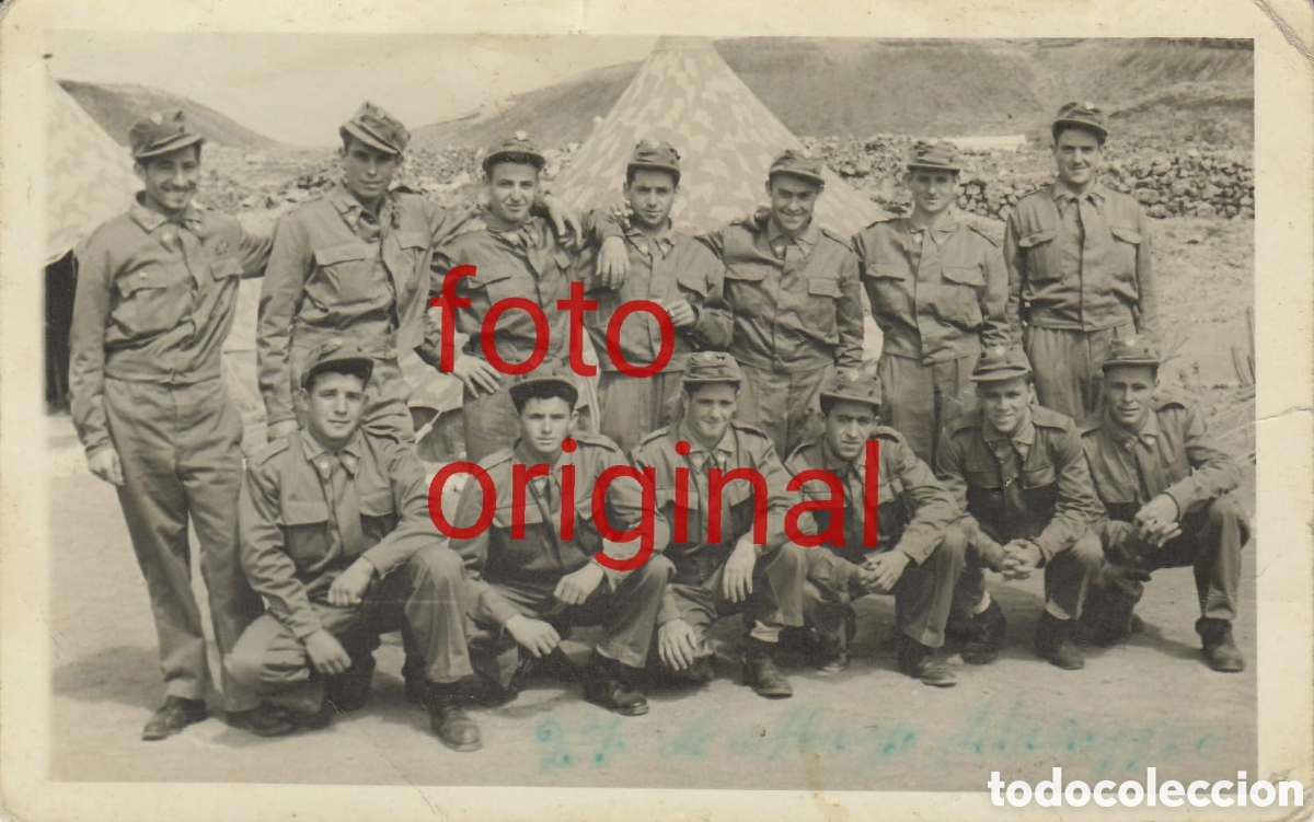 Fotograf&iacute;a antigua: Fotograf&iacute;a antigua de soldados.