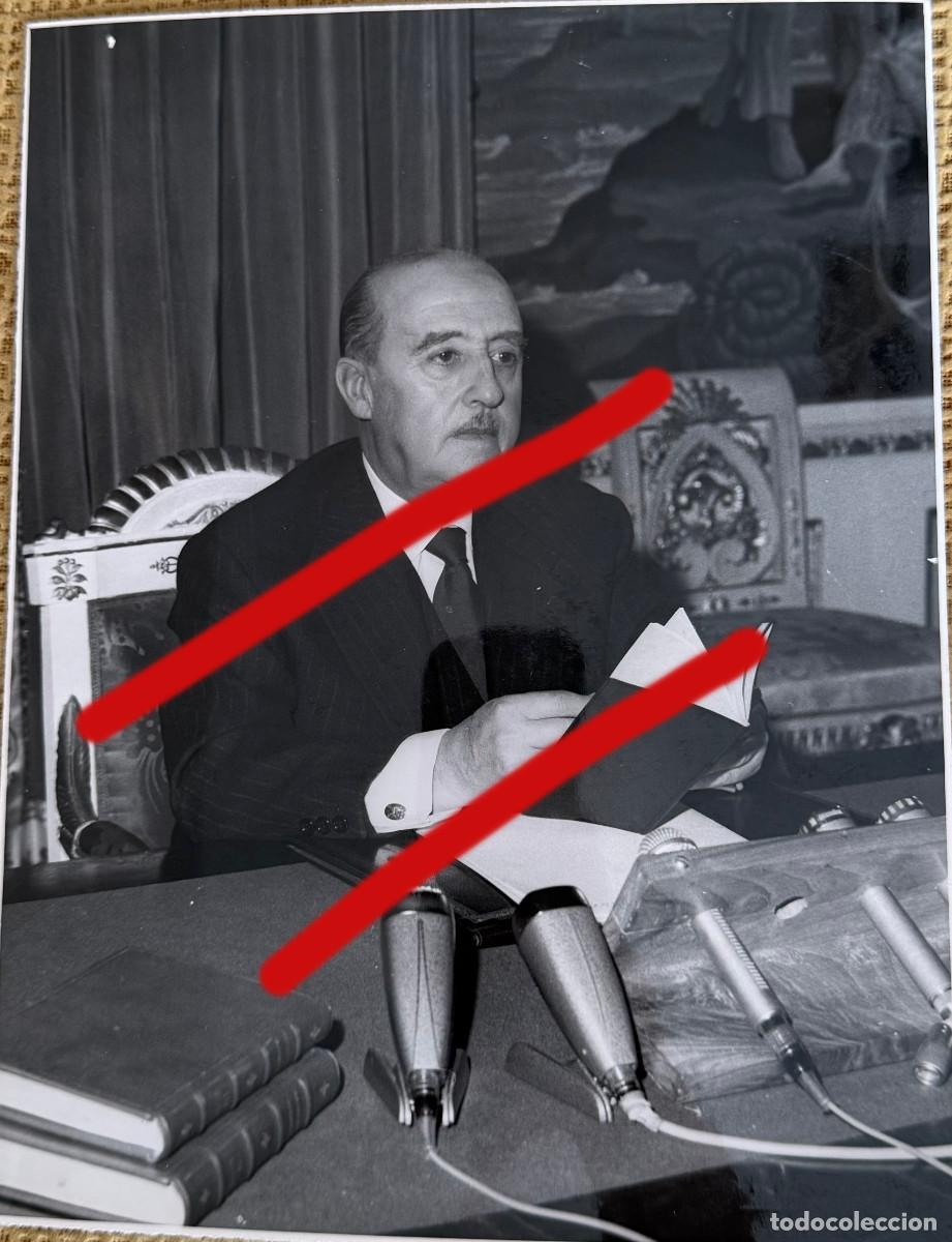 Fotograf&iacute;a antigua: FOTOGRAFIA DEL JEFE DEL ESTADO FRANCISCO FRANCO, MENSAJE DE FIN DE A&Ntilde;O DE 1962