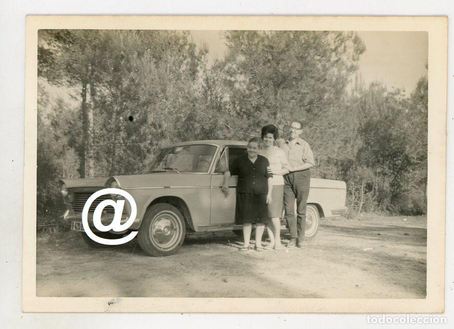 Fotograf&iacute;a antigua: FOTO COCHE SEAT 1500 MATRICULA BARCELONA CALDES DE MONTBUI A&Ntilde;O 1967