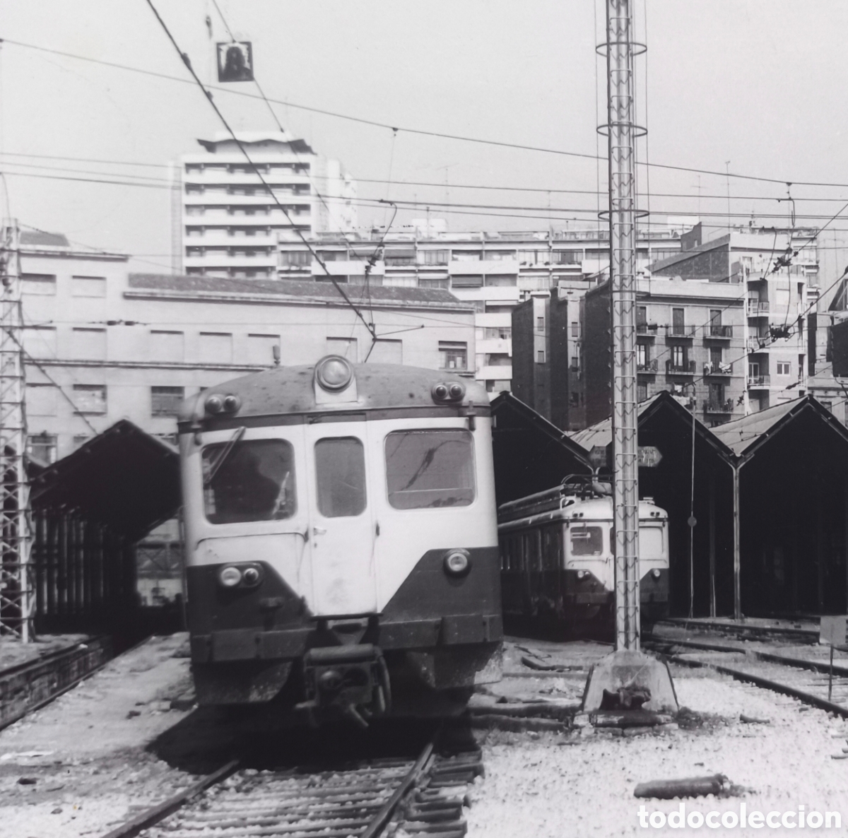 Fotografia antica: RENFE SERIE 436 LA SUIZA FOTOGRAF&Iacute;A ESTACI&Oacute;N L&Iacute;NEA BARCELONA - VILANOVA 1974