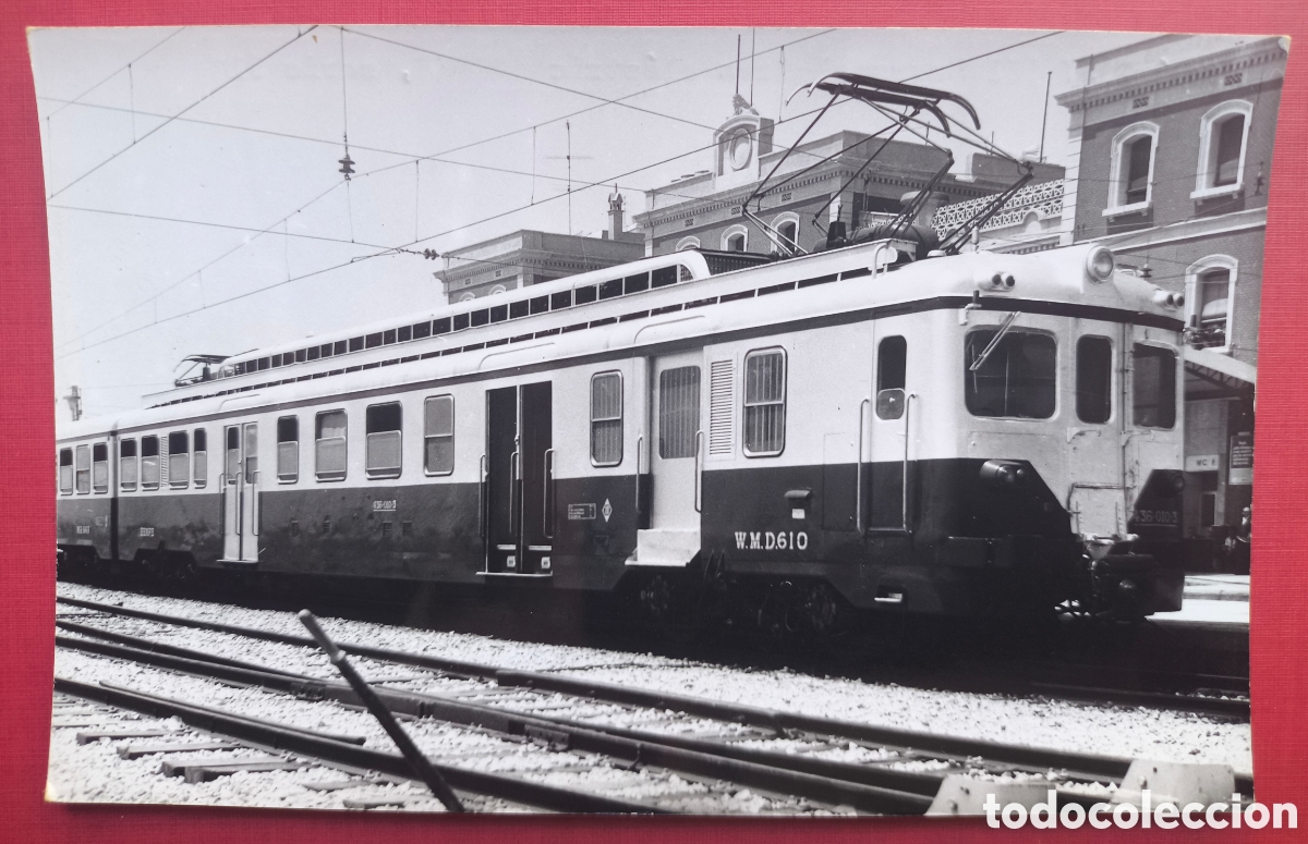 Fotografia antica: RENFE TREN SERIE 610 ESTACI&Oacute;N MATAR&Oacute; FOTOGRAF&Iacute;A ARXIU CUY&Aacute;S MARESME 1960