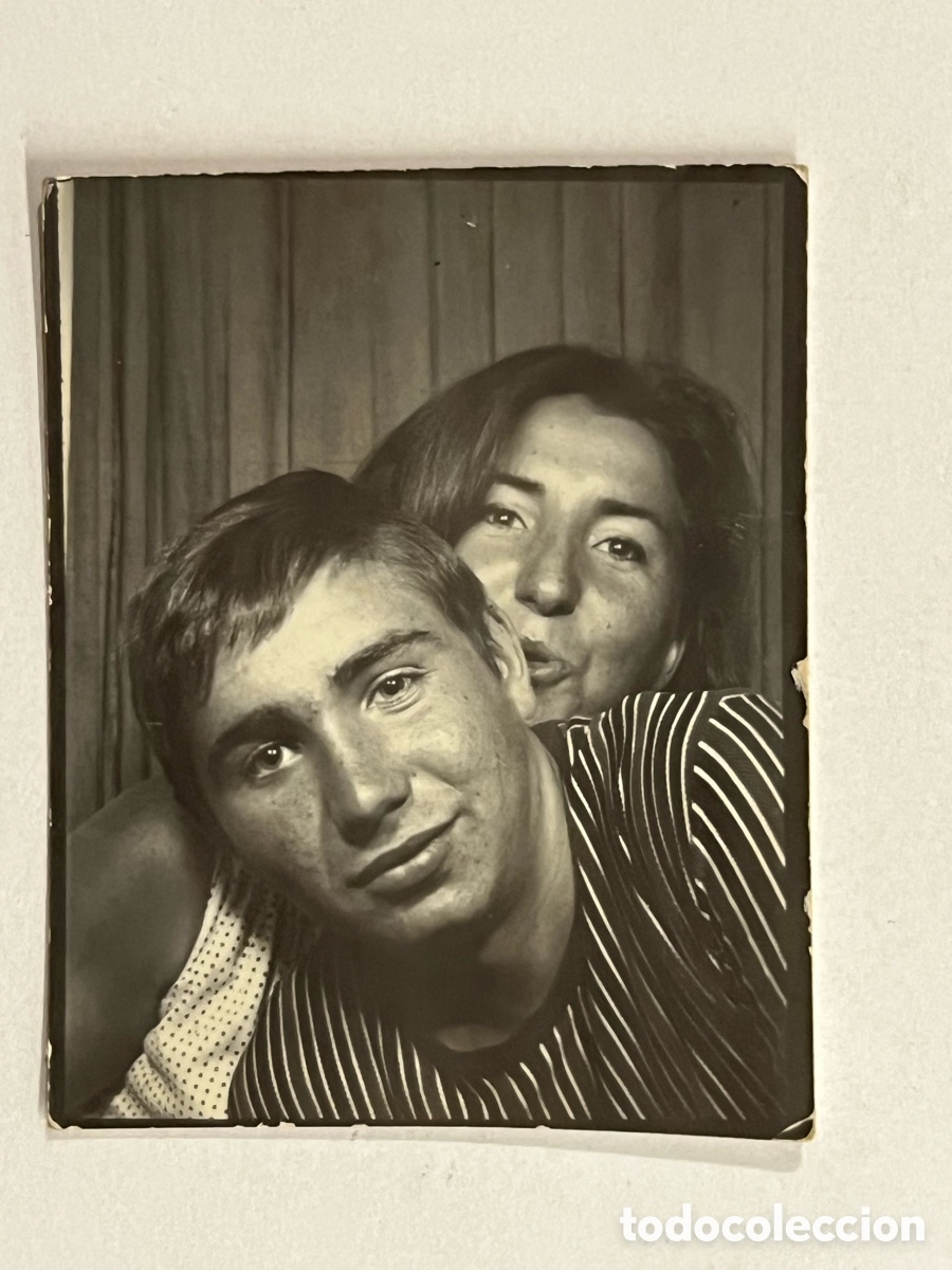 Fotograf&iacute;a antigua: FOTOMATON. Fotograf&iacute;a dos amigos tras una noche de cervezas.. (h.1970?)