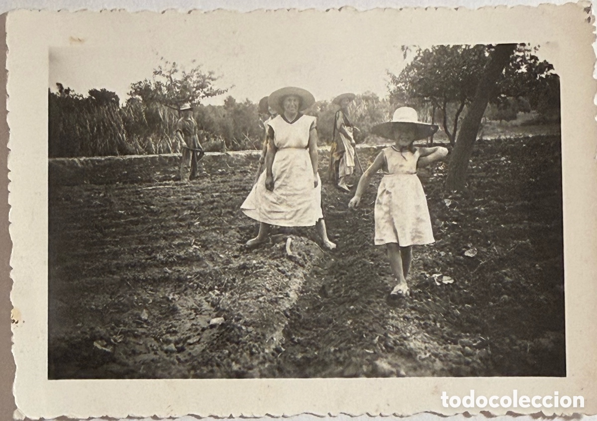 Fotograf&iacute;a antigua: Ibiza paseo por el campo. A&ntilde;os 50