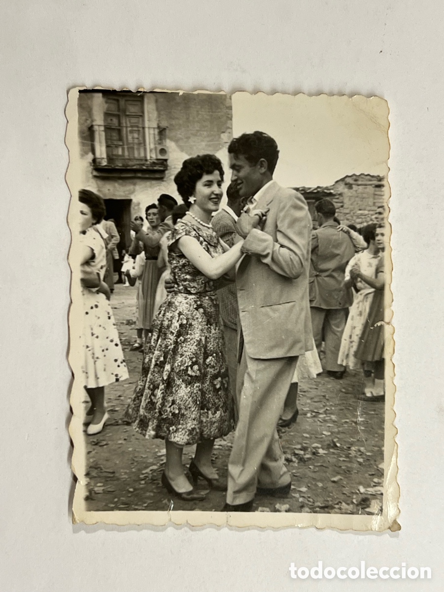 Fotograf&iacute;a antigua: ARANDA DE DUERO (Burgos) MINUTEROS.. Bailes en la Plaza (h.1950?)