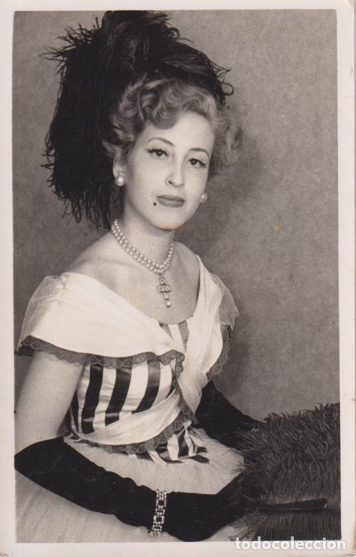 Fotograf&iacute;a antigua: FOTOGRAFIA IMAGEN MUJER CON VESTIMENTA Y PEINADO ESTILO VINTAGE - DORSO EN BLANCO - (14X9)