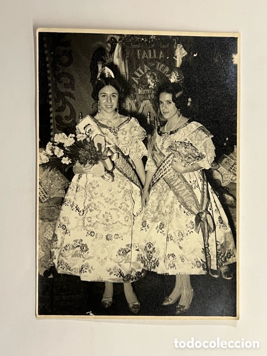 Fotografia antiga: FALLERAS. Falla Calle Alta - Santo Tomas Valencia fotograf&iacute;a Corte de Honor. Foto Cairo (h.1960?)