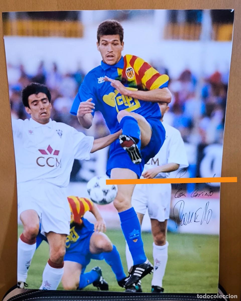 Fotograf&iacute;a antigua: Fotograf&iacute;a. Jugador del Valencia club de f&uacute;tbol. Aut&oacute;grafo, dedicado. Foto Gran tama&ntilde;o.