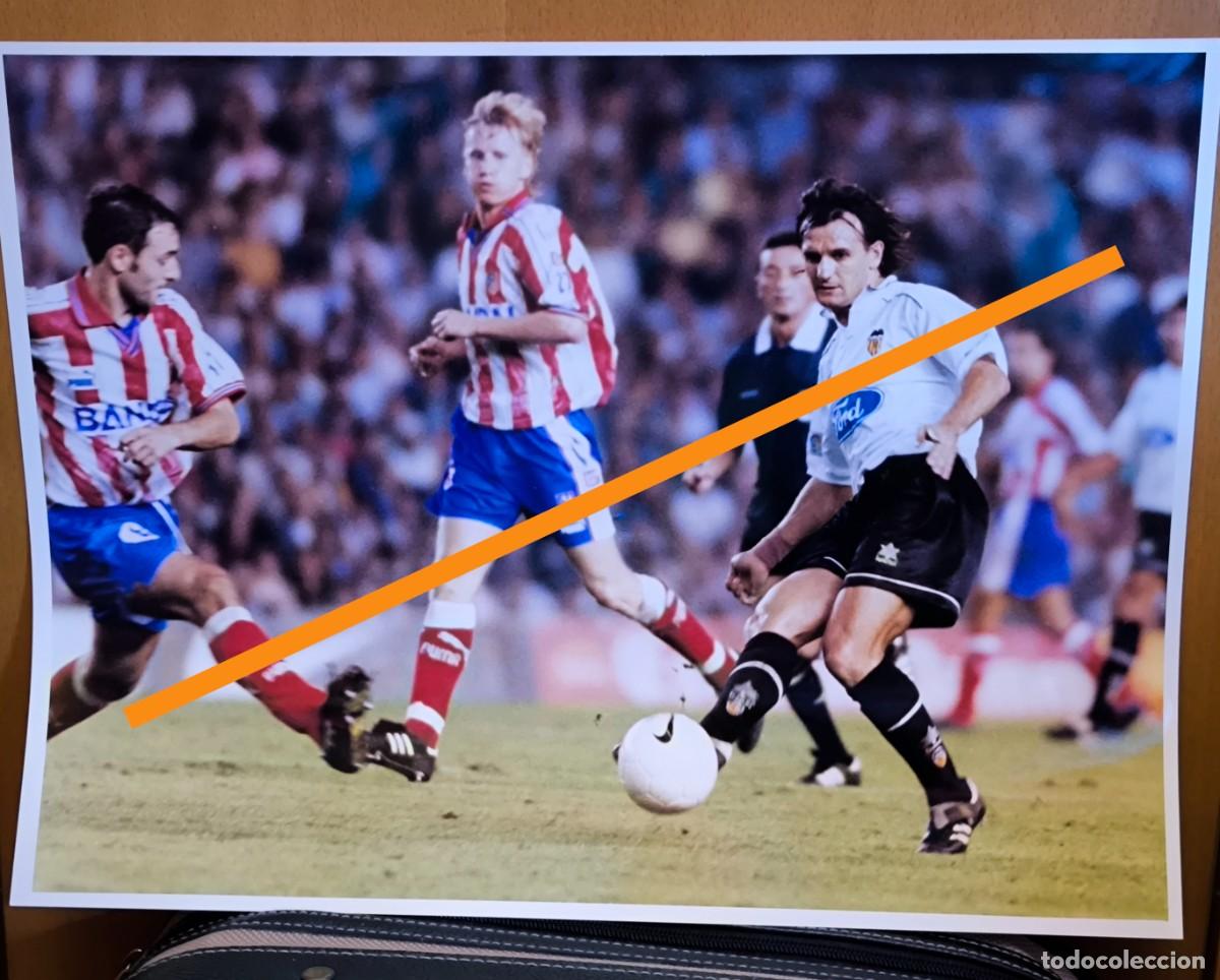 Fotograf&iacute;a antigua: Fotograf&iacute;a. Jugador del Valencia club de f&uacute;tbol. Foto Gran tama&ntilde;o.