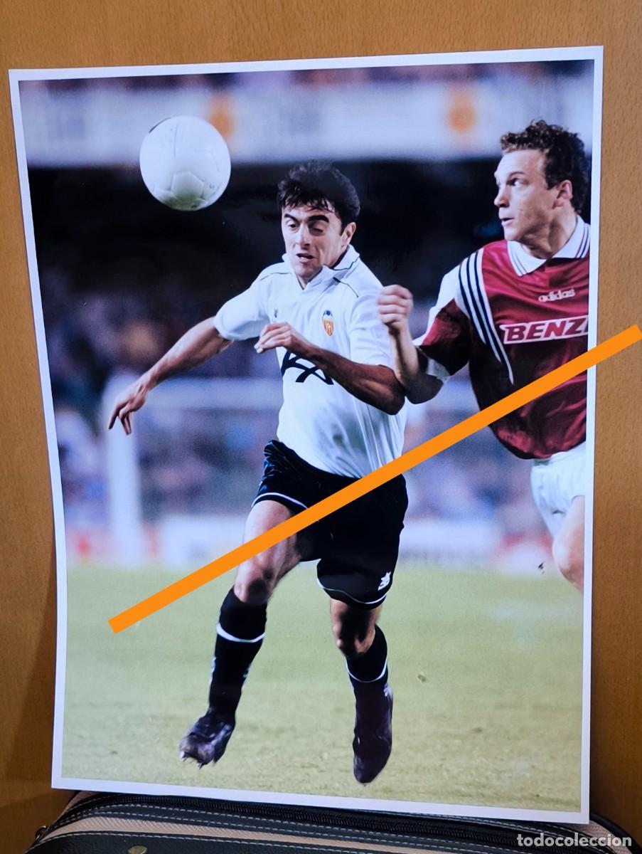 Fotograf&iacute;a antigua: Fotograf&iacute;a. Jugador del Valencia club de f&uacute;tbol. Foto Gran tama&ntilde;o.