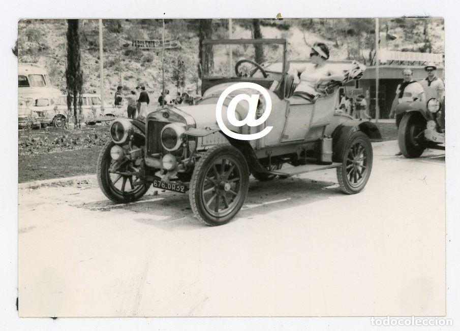 Fotograf&iacute;a antigua: FOTO COCHE DELAGE MATRICULA FRANCESA RALLYE AUTOMOVILES ANTIGUOS ESPA&Ntilde;A A&Ntilde;OS 60