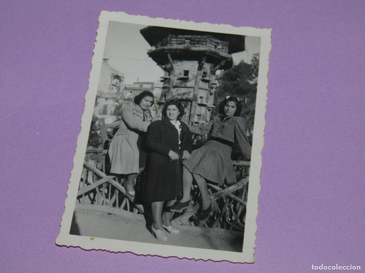Photographie ancienne: Antigua Fotograf&iacute;a de Se&ntilde;oritas en Alcoy