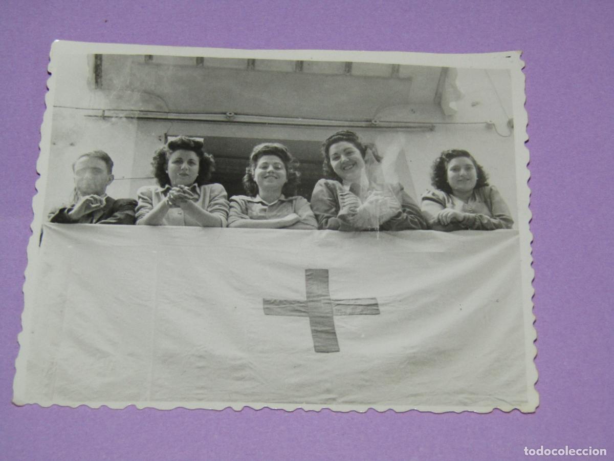 Fotografia antiga: Antigua Fotograf&iacute;a Balc&oacute;n con Se&ntilde;oritas en MOROS y CRISTIANOS en Alcoy