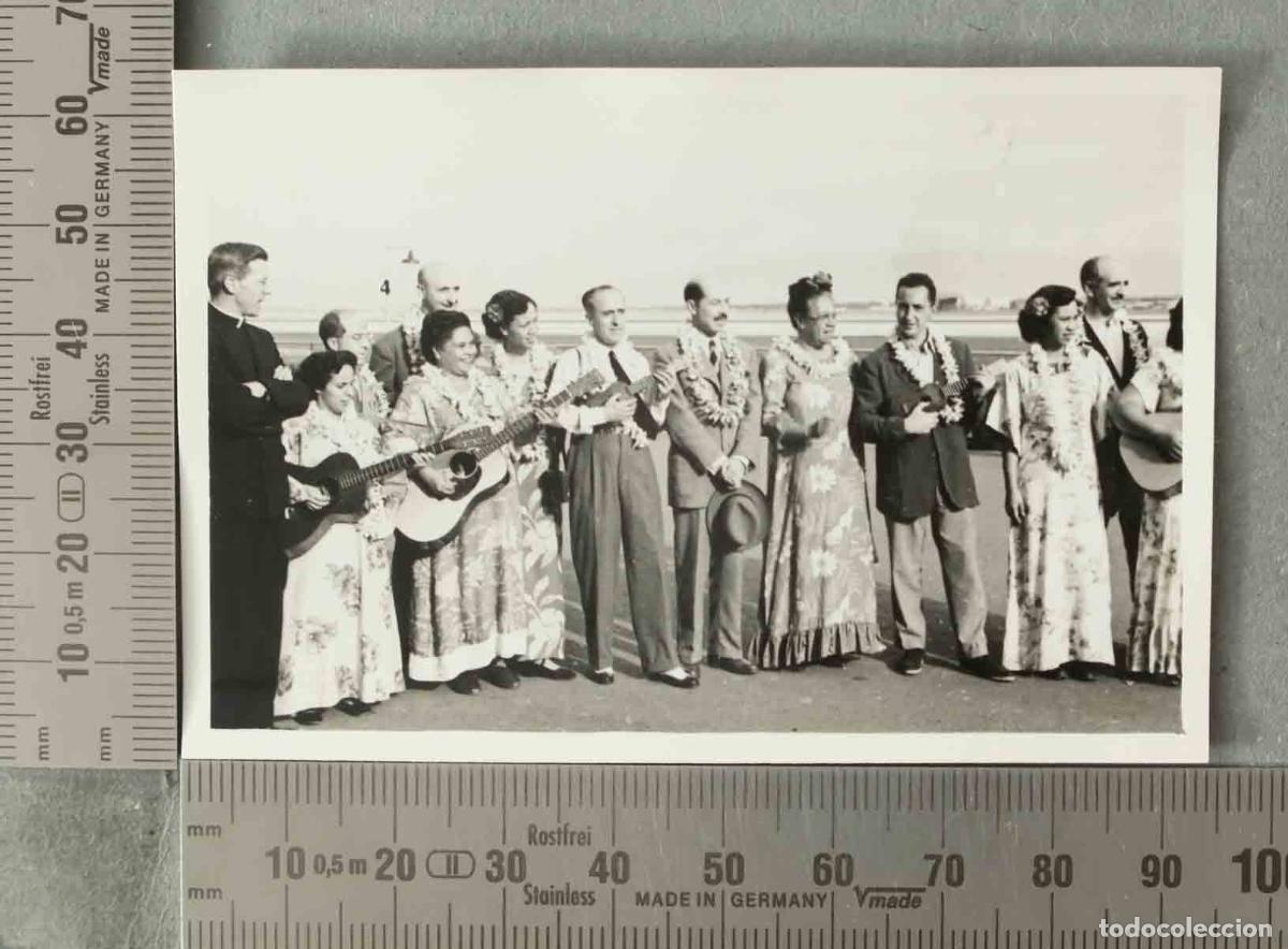 Fotograf&iacute;a antigua: FOTOGRAFIA. RECIBIMIENTO TIPICO AEROPUERTO HONOLULU. USA HACIA 1940