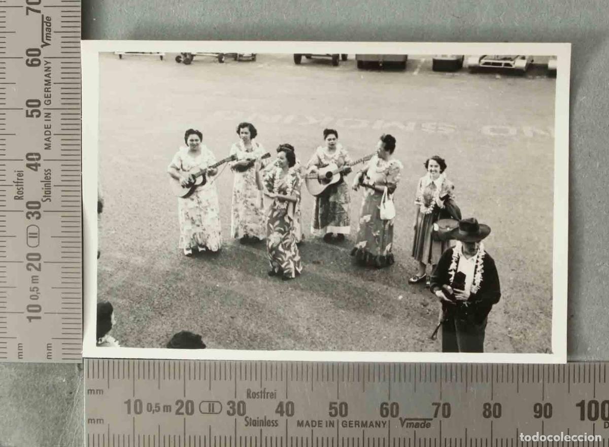 Fotograf&iacute;a antigua: FOTOGRAFIA. RECIBIMIENTO TIPICO AEROPUERTO HONOLULU. USA HACIA 1940
