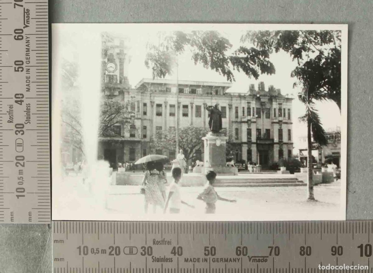 Alte Fotografie: FOTOGRAFIA. Universidad de Santo Tomas - Manila - Monumento a Miguel de Benavides HACIA 1940