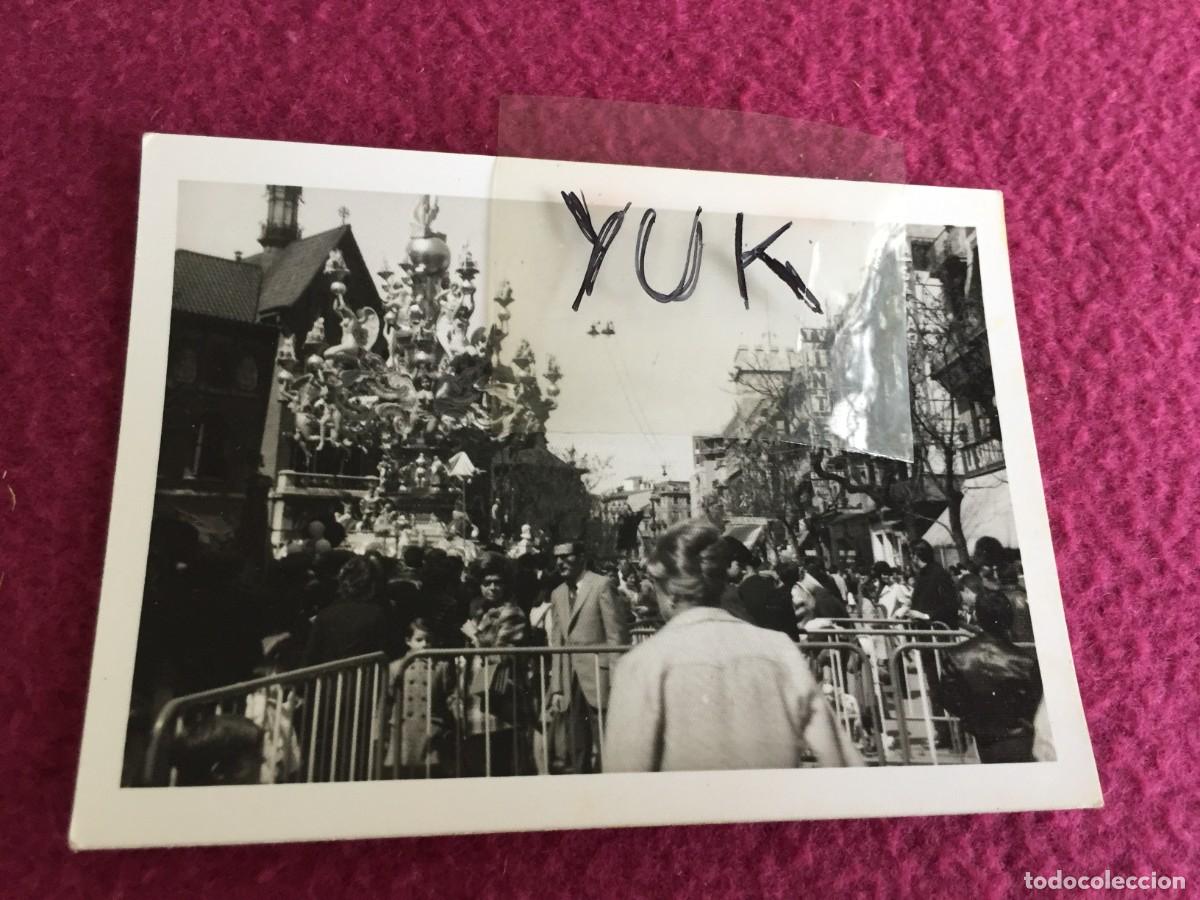Fotograf&iacute;a antigua: FOTOGRAFIA - FOTO de la FALLA de Valencia - plaza del mercado dentral 1971 - FALLAS