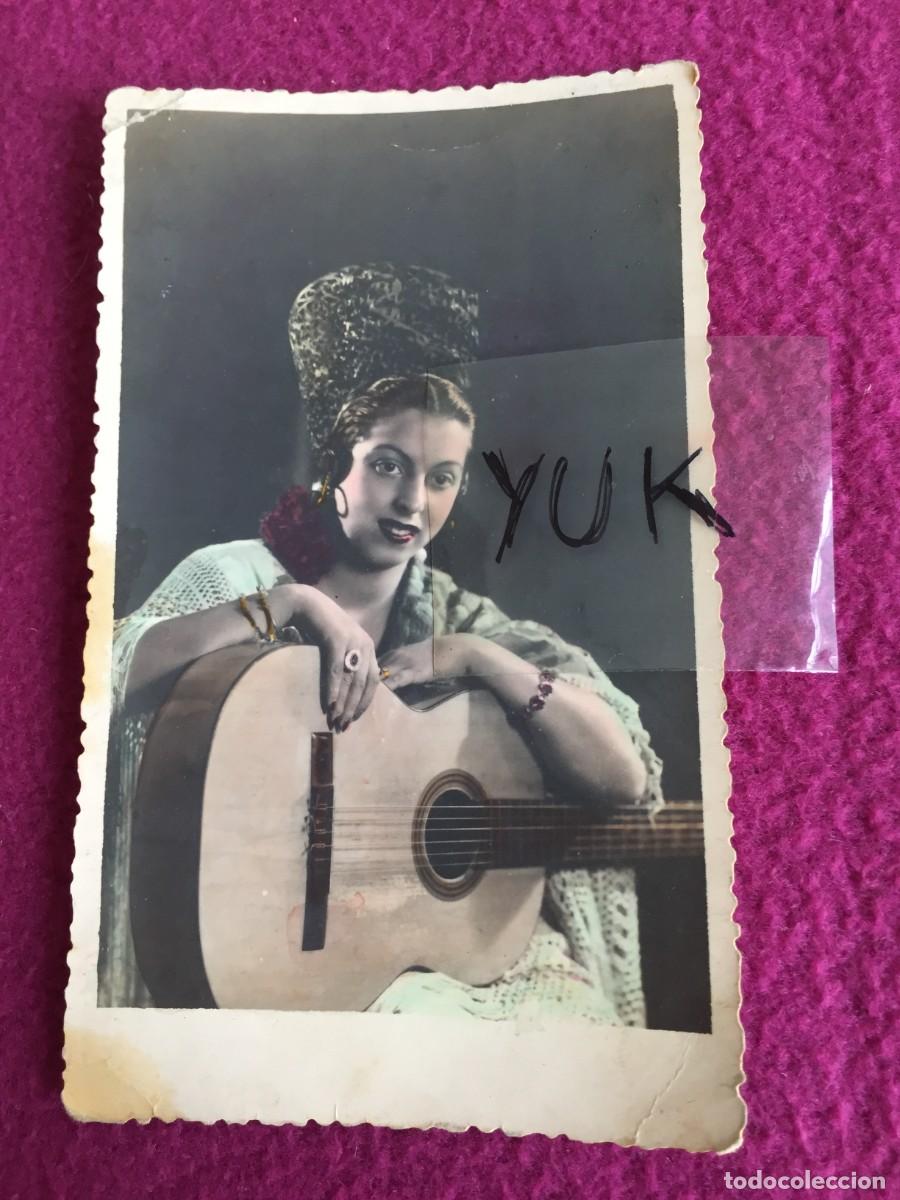 Antique Photography: ANTIGUA FOTOGRAFIA COLOREADA DE MUJER ANDALUZA CON PEINETA , FLOR Y GUITARRA - A&Ntilde;OS 30/40
