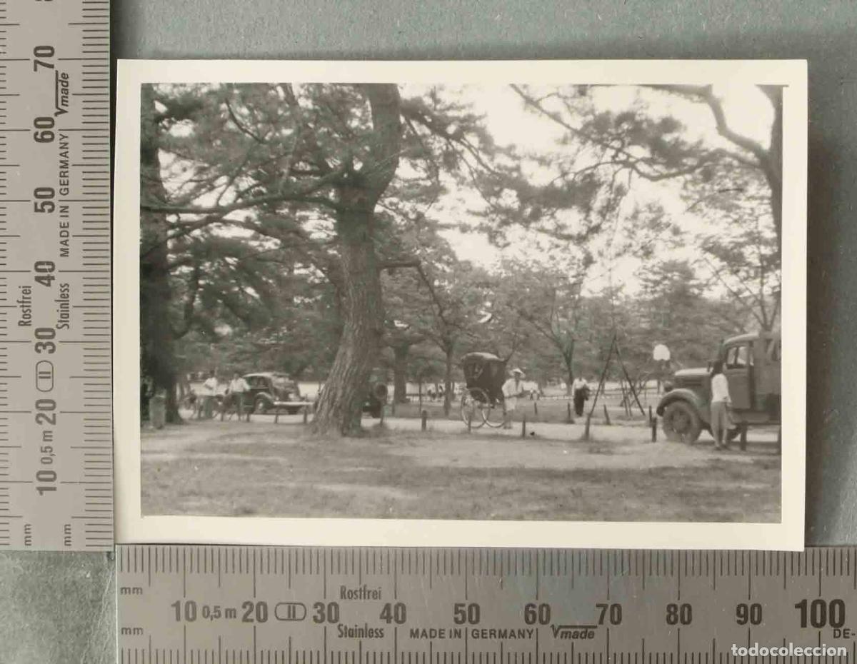 Fotografia antica: FOTOGRAFIA. NARA. PARQUE VEHICULOS. VISITA ESPA&Ntilde;OLA JAPON HACIA 1947