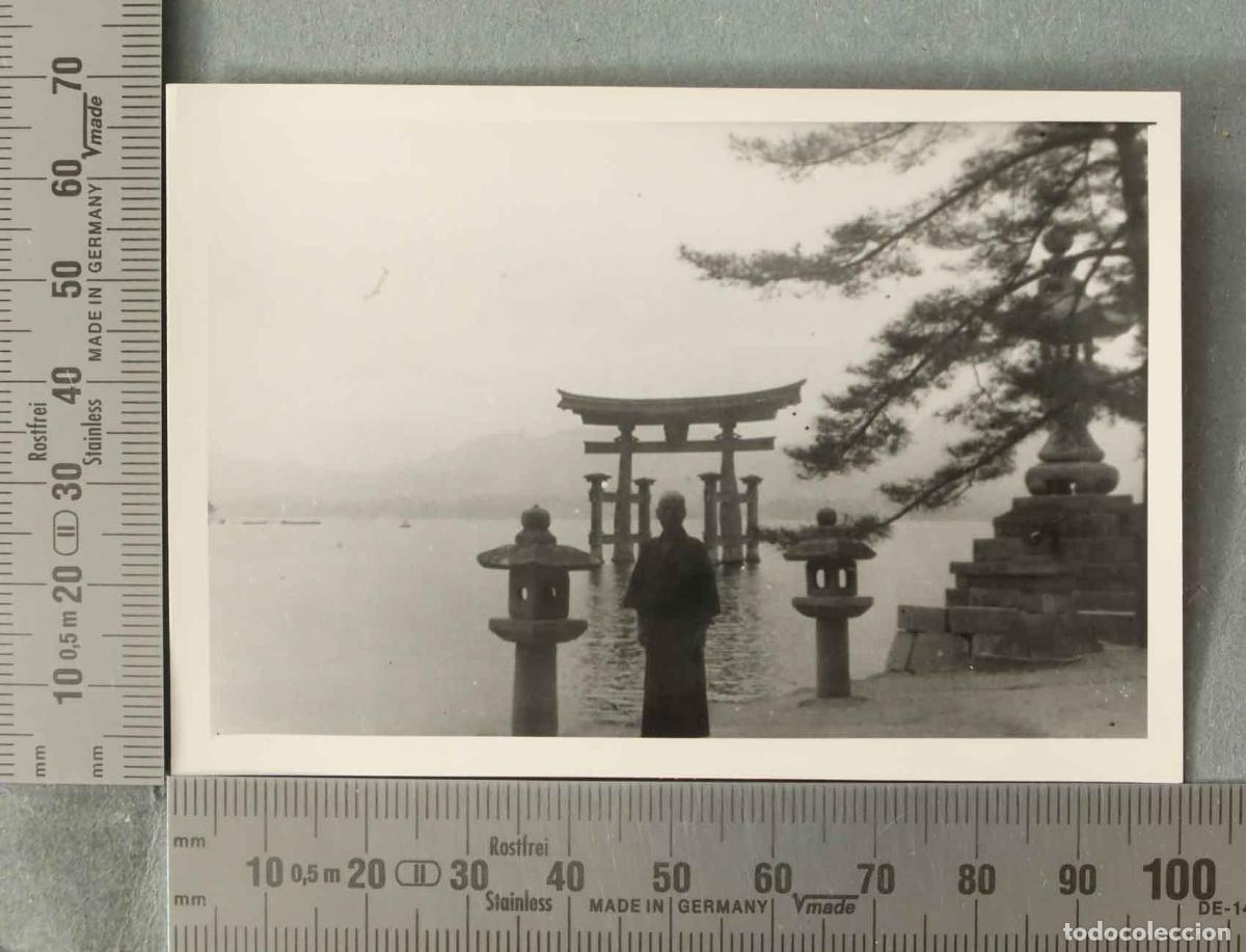 Fotografia antica: FOTOGRAFIA. ANCIANO Itsukushima VISITA ESPA&Ntilde;OLA. HACIA 1947