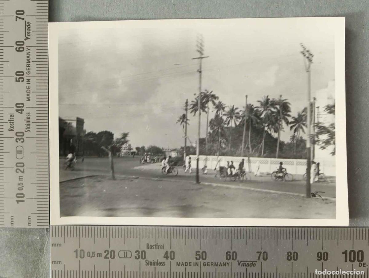 Fotograf&iacute;a antigua: FOTOGRAFIA. VISTA CALLE KARACHI VISITA ESPA&Ntilde;OLA HACIA 1947