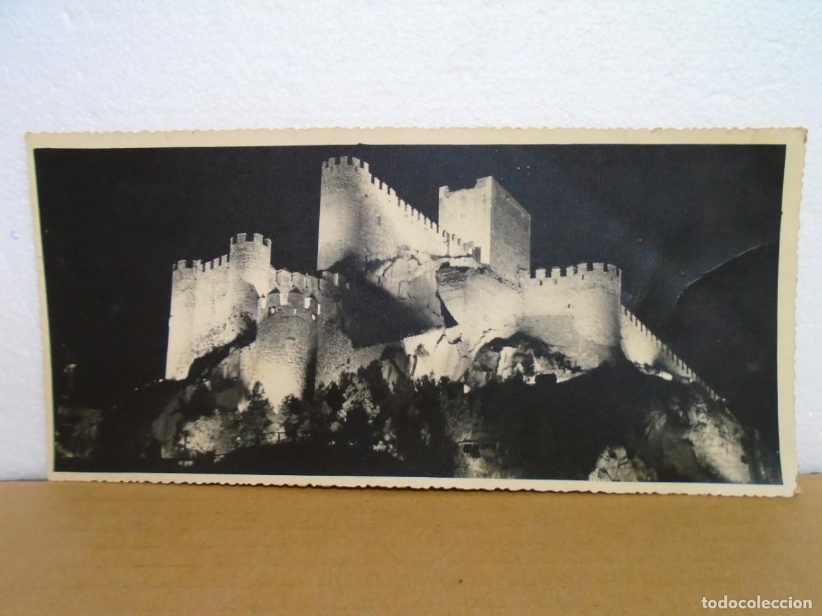Fotografia antica: ALMANSA(ALBACETE)FOTO HERMANOS MARTINEZ 19/10/1960.CASTILLO,PANORAMICA NOCTURNA.