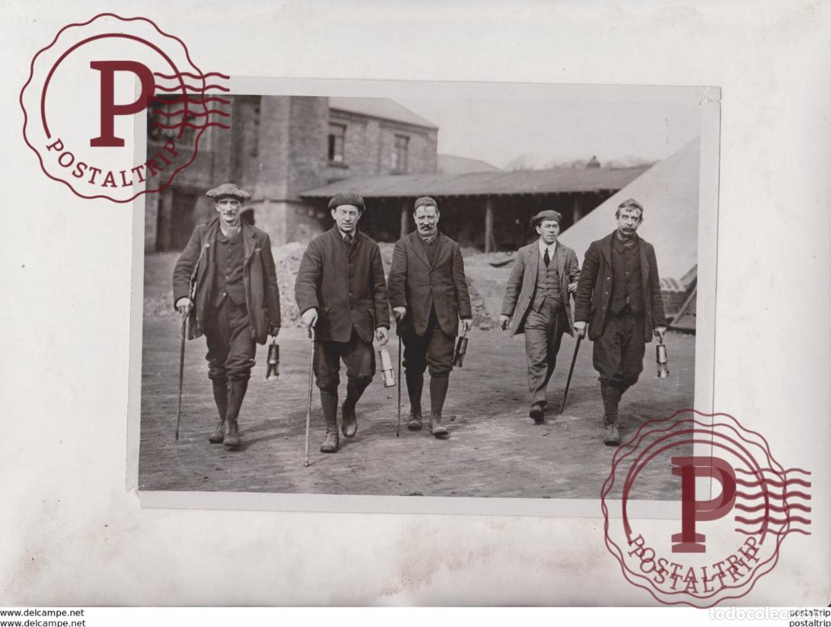 Fotograf&iacute;a antigua: IDLE PITS NEWCASTLE ENGLAND COAL WAR COAL STRIKE MINERS MINING MINES MINA 20*15CM Fonds Victor FORBI