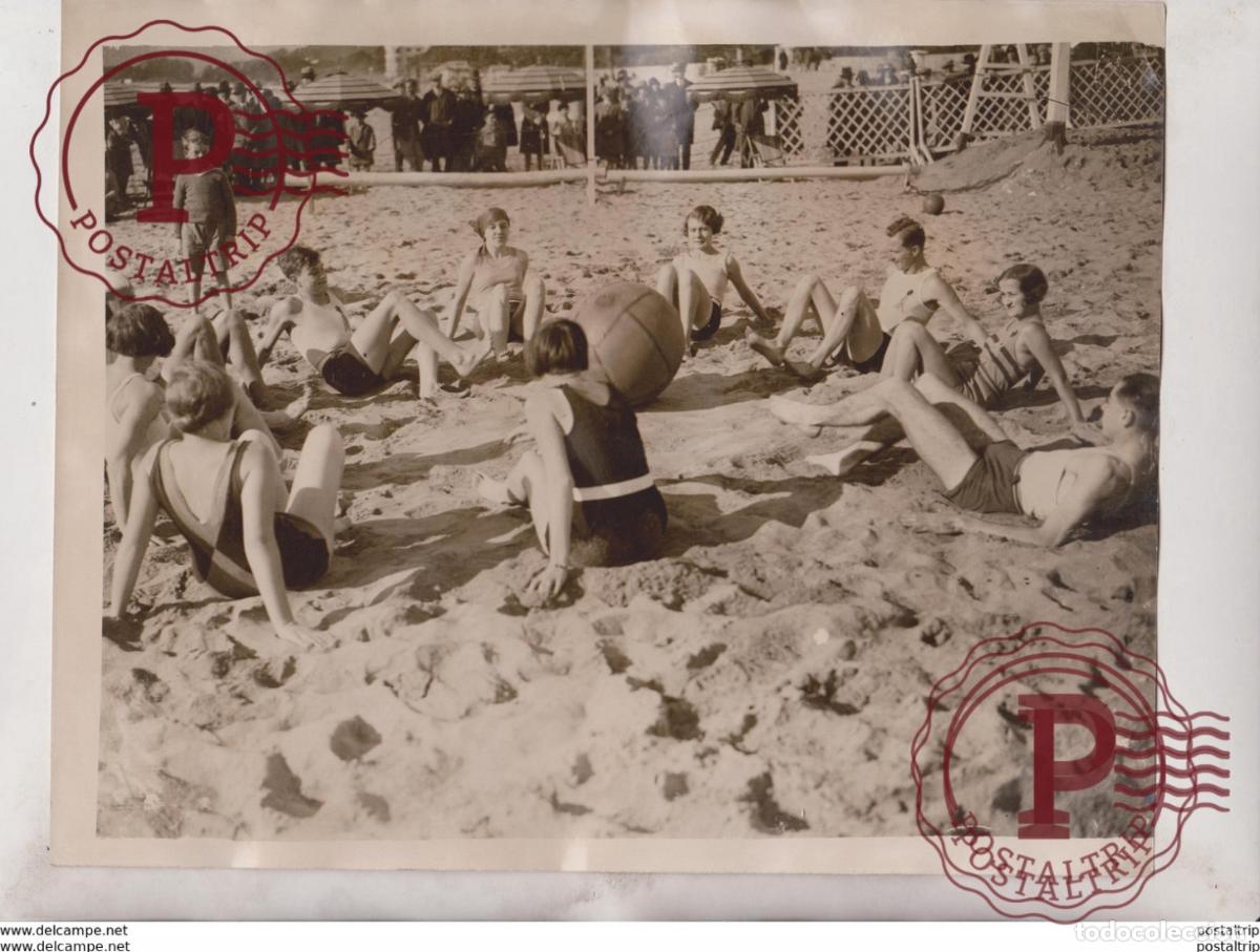 Antique Photography: SNOWBOUND BRITAINS SUNNY RIVIERA MEDICINE BALL CANNES GREAT BRITAIN 25*20CM Fonds Victor FORBIN