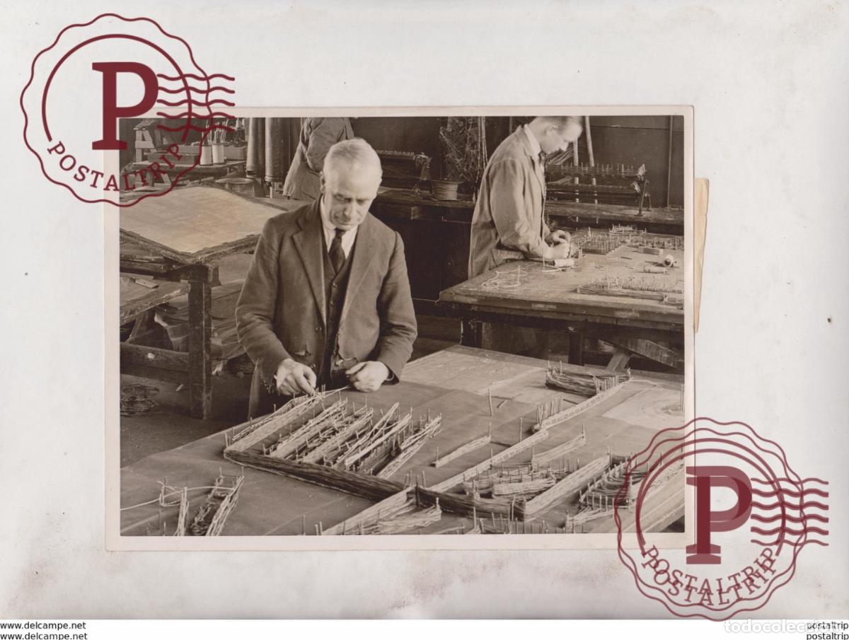 Antique Photography: AUTOMATIC TELEPHONE NOVELS EXCHANGE SECTIONS MILK PLATINUM GOLD MICA ZINC RUBBER 20*15CM Fonds Victo