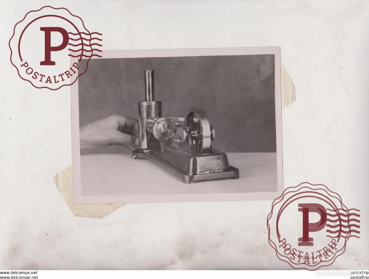 Fotografia antica: CALORIFIC MODEL ENGINE CALCULATED HEART SMALL BOY 16*12CM Fonds Victor FORBIN 1864-1947