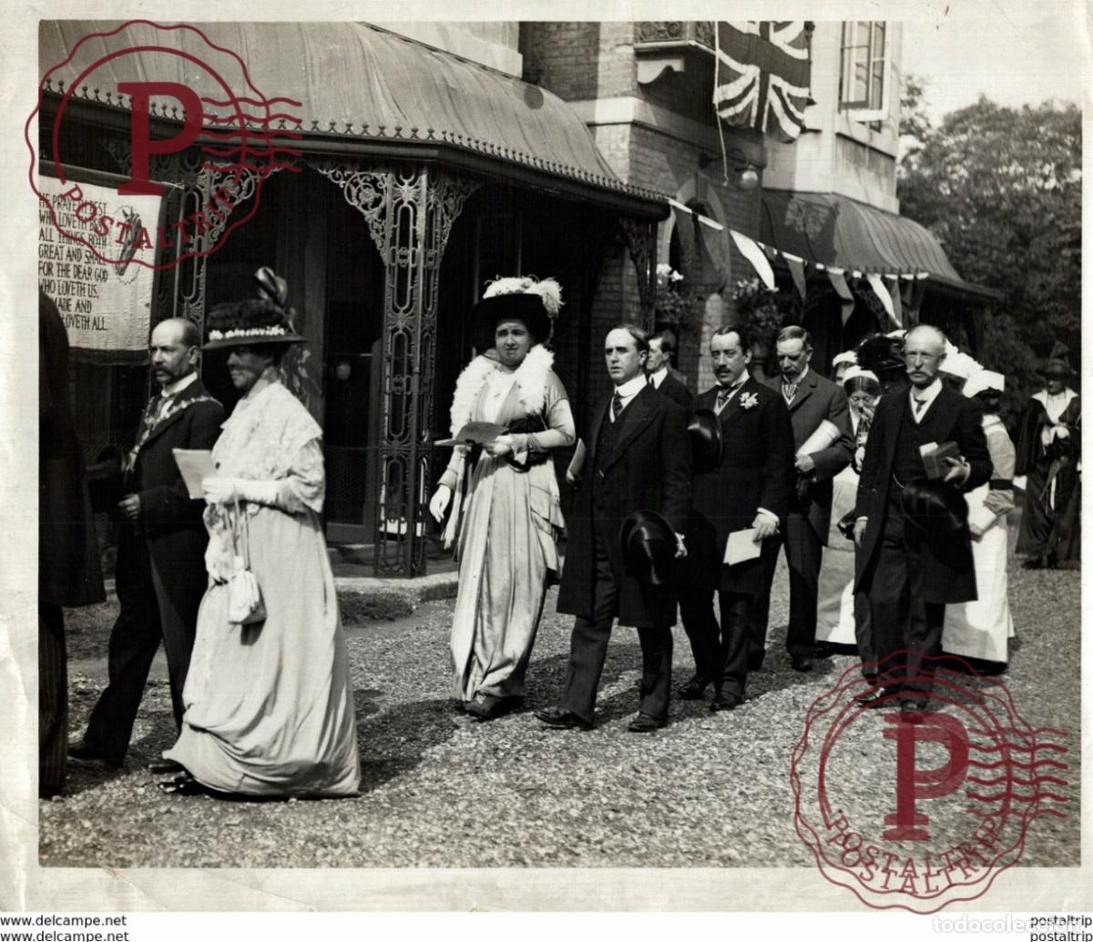 Fotograf&iacute;a antigua: LAYING FOUNDATION STONE LORD AND LADY 25*20CM Fonds Victor FORBIN 1864-1947