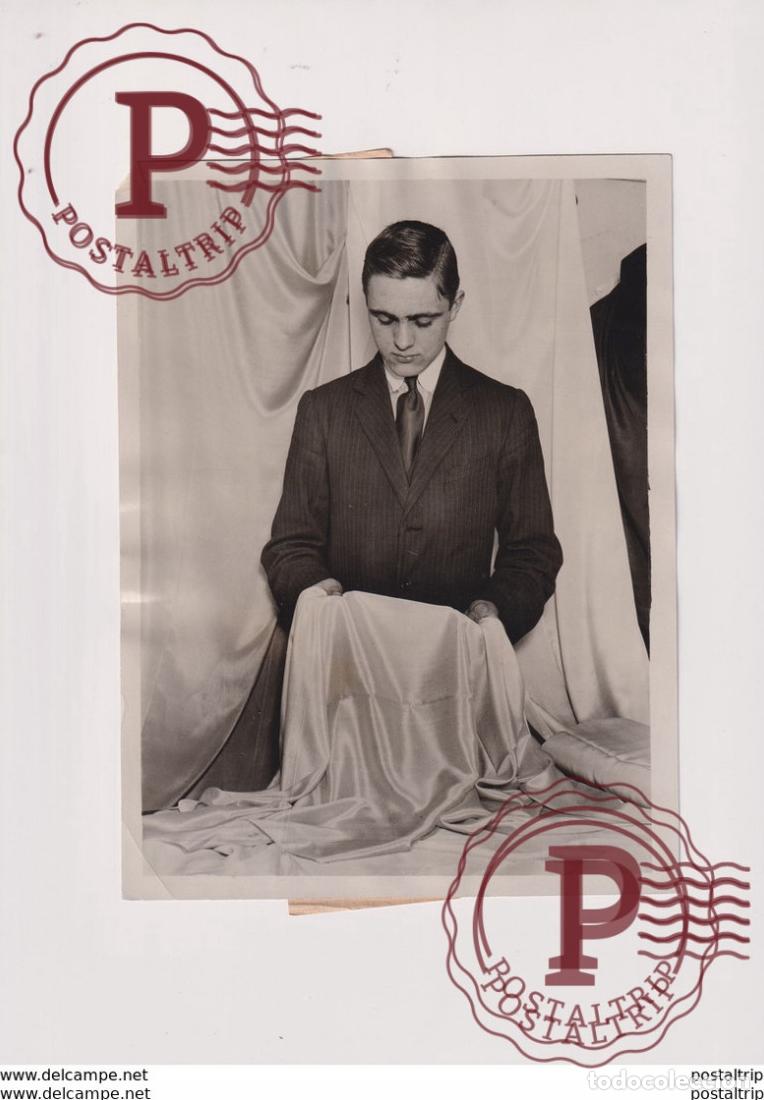 Fotograf&iacute;a antigua: LUCKY LAD MESSRS SELFRIDGE DUKE OF YORK WEDDING SILK DEPARTMENT L 20*15CM Fonds Victor FORBIN 186