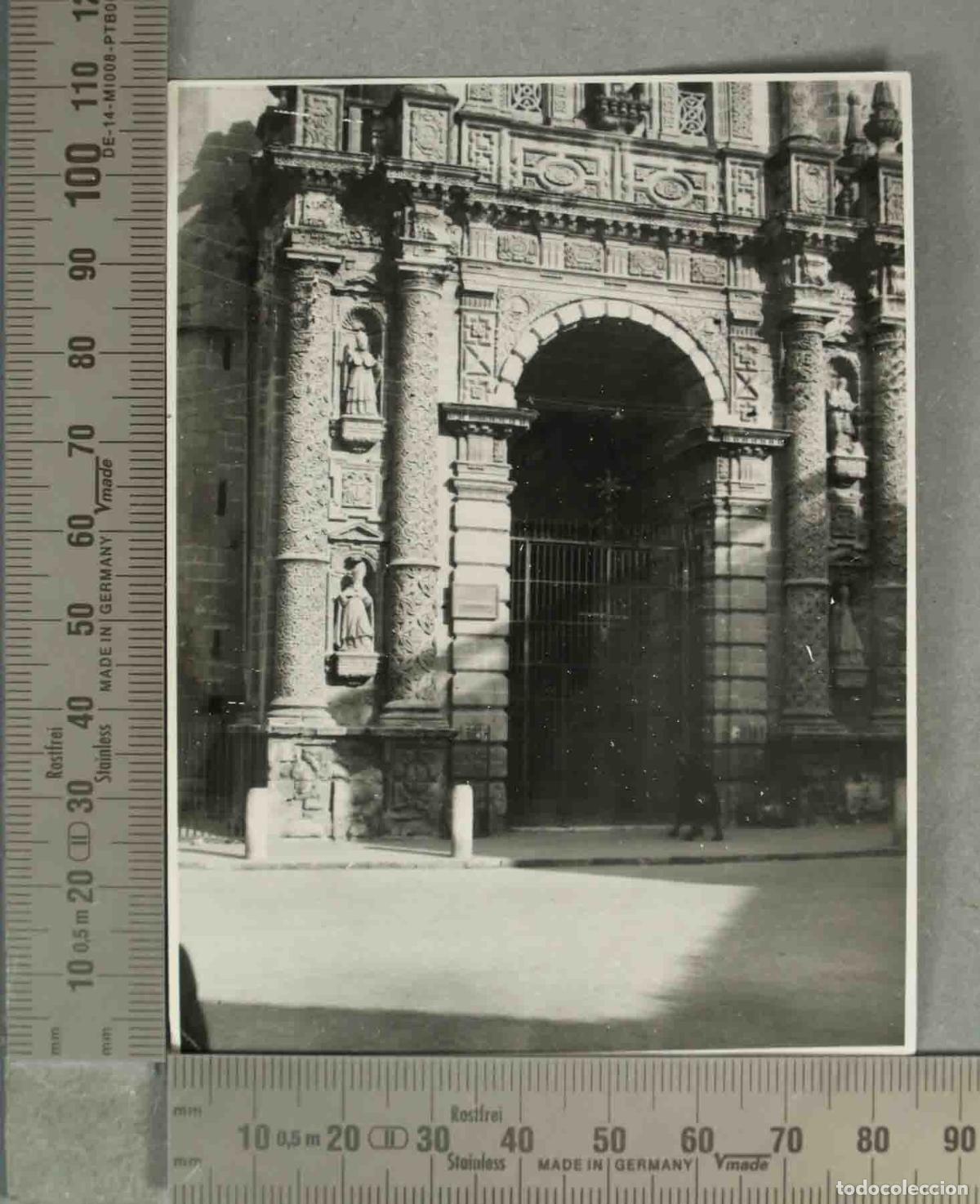 Fotografia antiga: FOTOGRAFIA. Puerta principal de la Iglesia de San Miguel - Jerez de la Frontera HACIA 1940