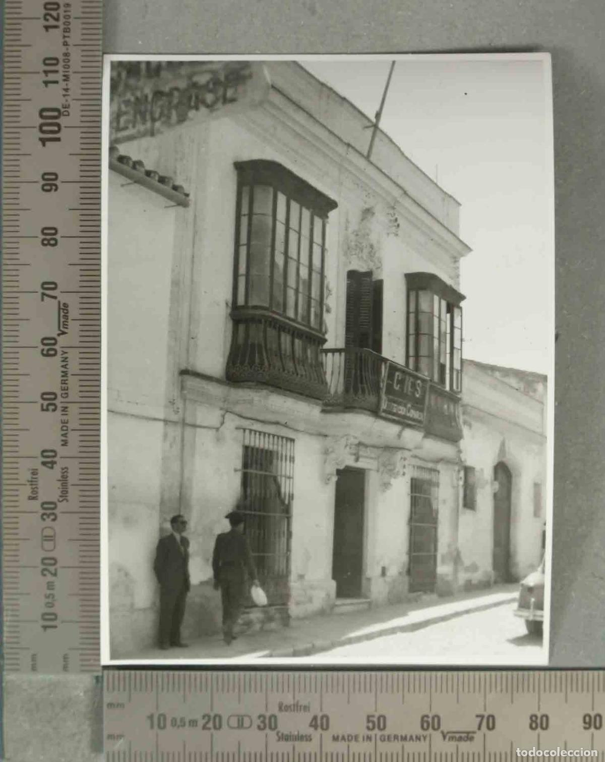 Fotografia antiga: FOTOGRAFIA. CASA. GUARDIA CIVIL LETRERO JEREZ DE LA FRONTERA HACIA 1940