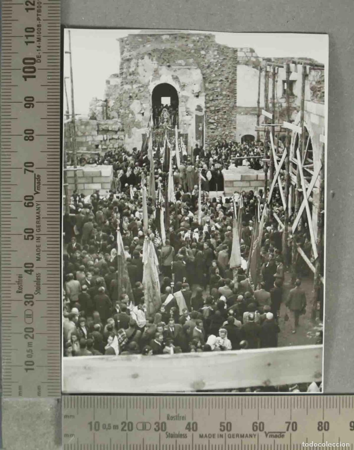 Fotografia antiga: FOTOGRAFIA. Misa en las Ruinas del Santuario de la Virgen de la Cabeza 1941