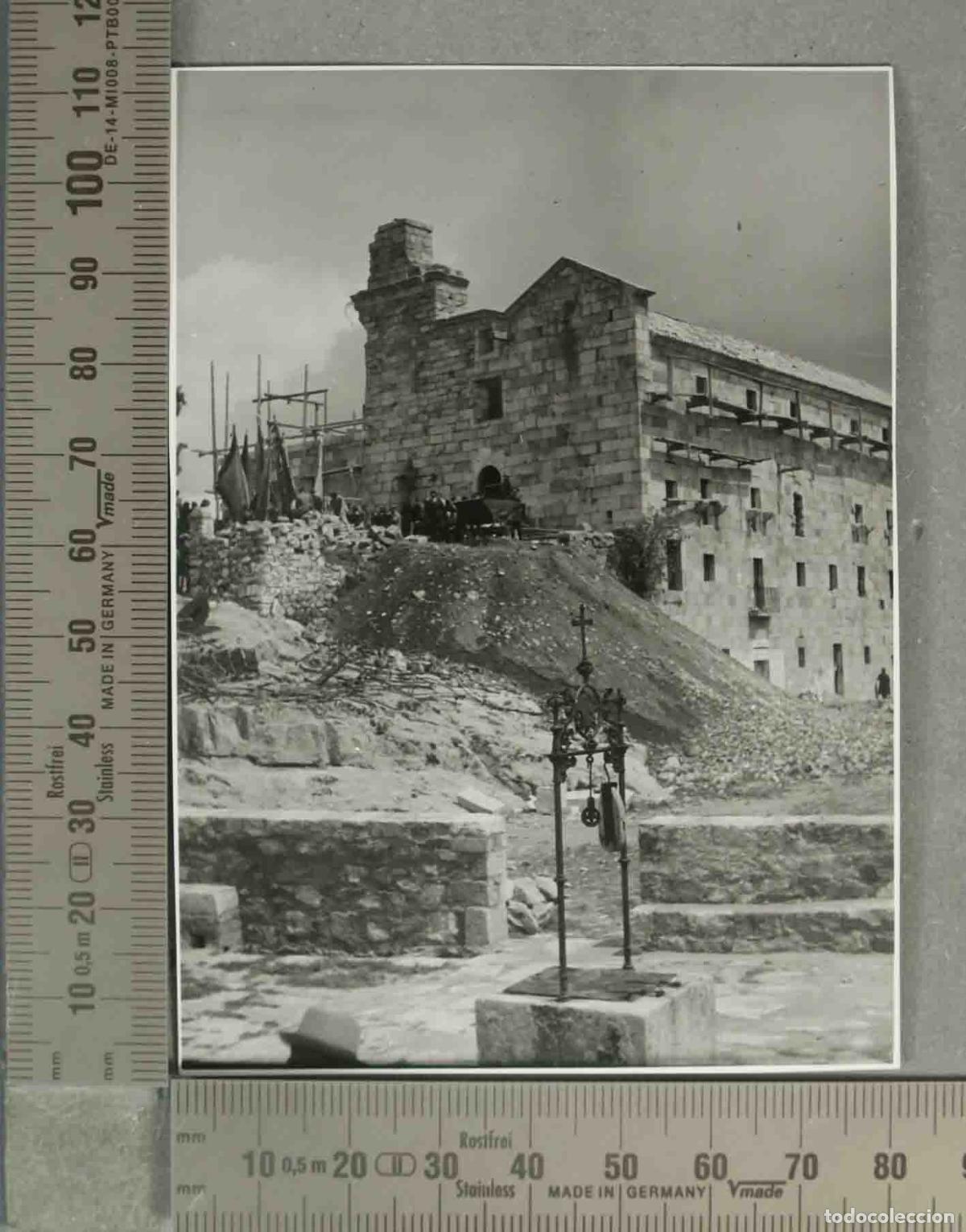 Fotografia antiga: FOTOGRAFIA. Misa en las Ruinas del Santuario de la Virgen de la Cabeza 1941